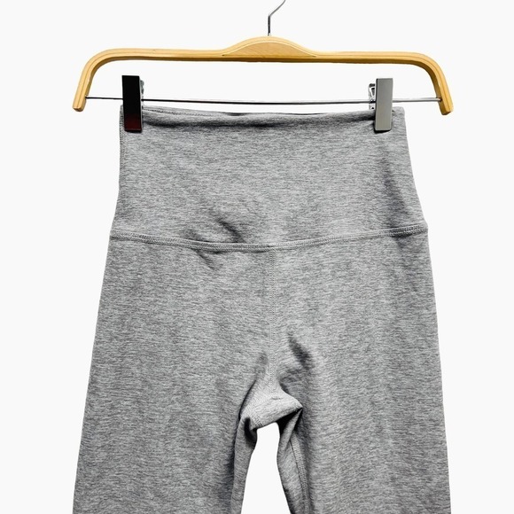 Beyond Yoga X Peloton Caught In The Midi Legging in Gray Size Small - Picture 4 of 8